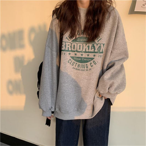 Women's Loose-fit Graphic Pullover